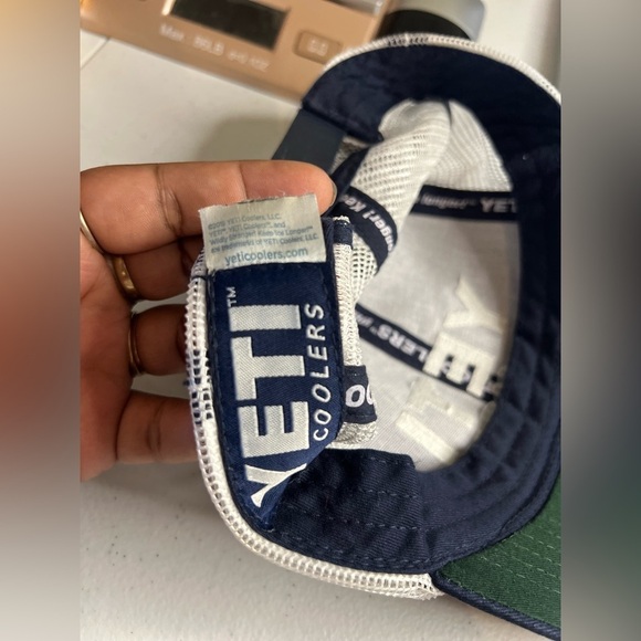 Yeti Coolers Branded Blue & White Trucker Snapback Hat Cap Adjustable Unisex - Picture 4 of 7